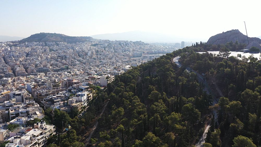 Conseils canicule d'Athènes : application d'itinéraires sympas, nouveaux parcs de poche et rénovation d'un aqueduc romain
