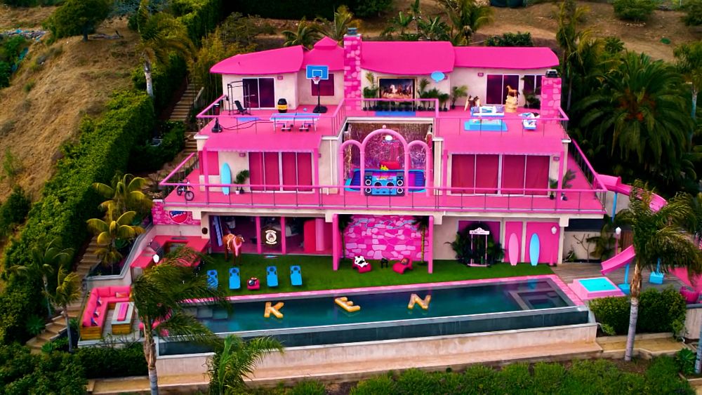 La Malibu DreamHouse de Barbie est disponible à la location.  Voici comment réserver un séjour
