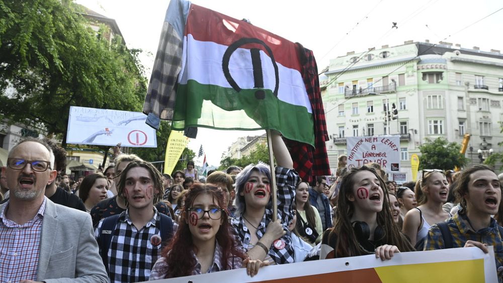 « Je ne voulais pas être réduit au silence » : comment la nouvelle loi hongroise affecte les enseignants