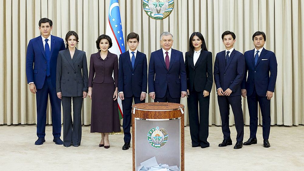 L'Ouzbékistan affirme que le président sortant Shavkat Mirziyoyev a remporté un nouveau mandat