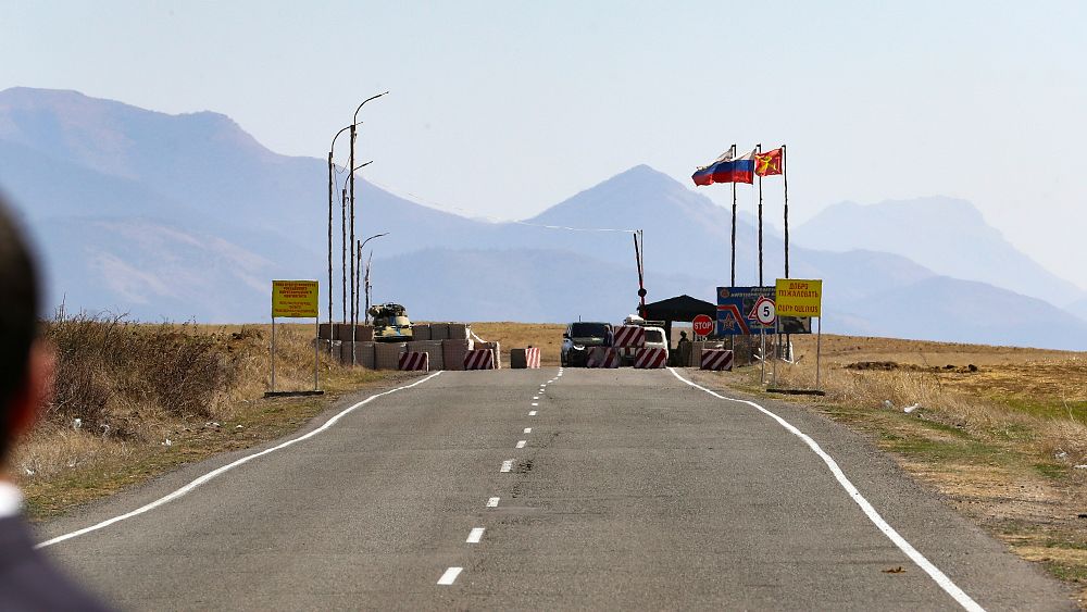 La paix en danger alors que l'Azerbaïdjan bloque une route cruciale vers le Haut-Karabakh