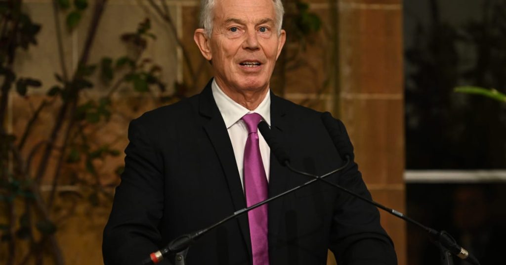 La réhabilitation du travail de Tony Blair se poursuit alors qu'il partage la scène avec Keir Starmer