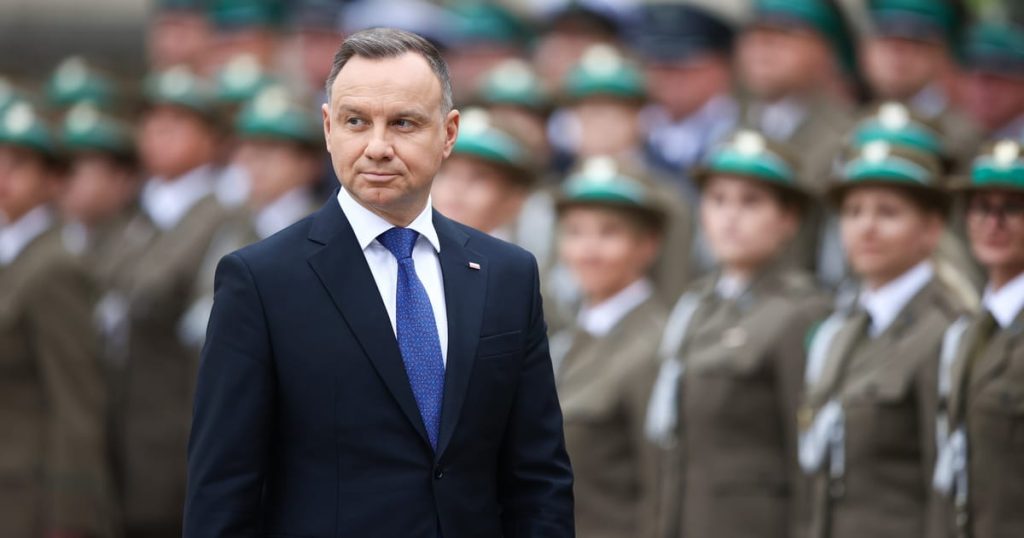 Le polonais Duda revient sur la loi controversée sur l'influence russe après un contrecoup
