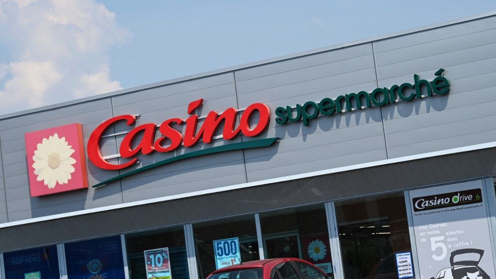 Un milliardaire tchèque s'apprête à racheter la chaîne de supermarchés française Casino