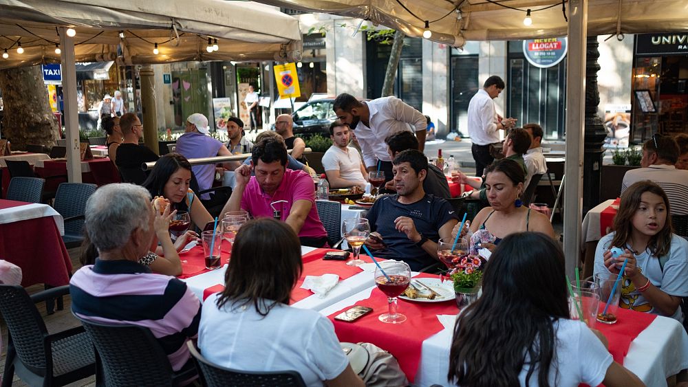 Table pour une?  Les restaurants de Barcelone refusent les dîners en solo au profit des groupes de touristes
