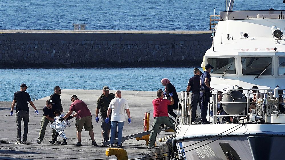 Cinq morts et des dizaines de personnes secourues après le naufrage de deux navires en mer Égée