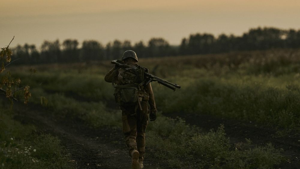Comment une vidéo virale a-t-elle alimenté de fausses affirmations selon lesquelles la guerre en Ukraine serait une mise en scène ?