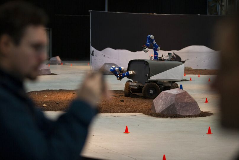 Photo AP/Peter Dejong