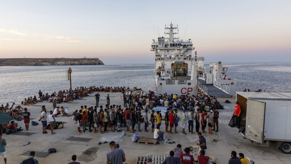 Lampedusa sous pression après l'arrivée d'un nombre record de migrants ce week-end