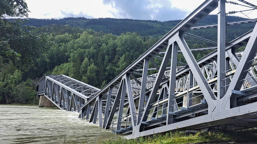 Un pont ferroviaire norvégien s'effondre dans la rivière après des pluies torrentielles