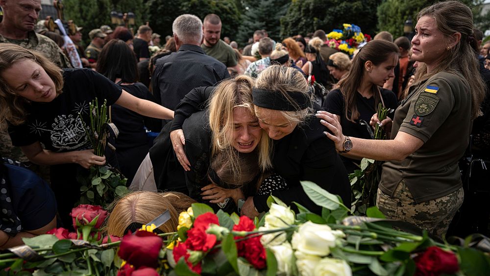 La semaine en images : Dévastation en Ukraine, fête de la tomate en Espagne et visite papale historique