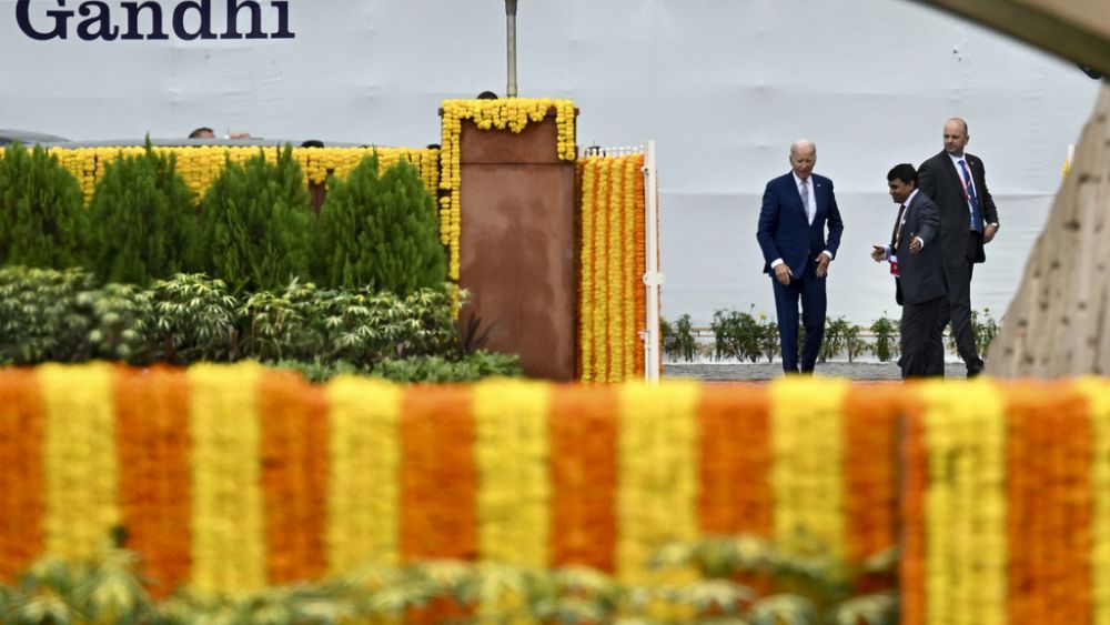 Les dirigeants du G20 rendent hommage au mémorial de Gandhi alors qu'ils concluent le sommet indien et passent le relais au Brésil