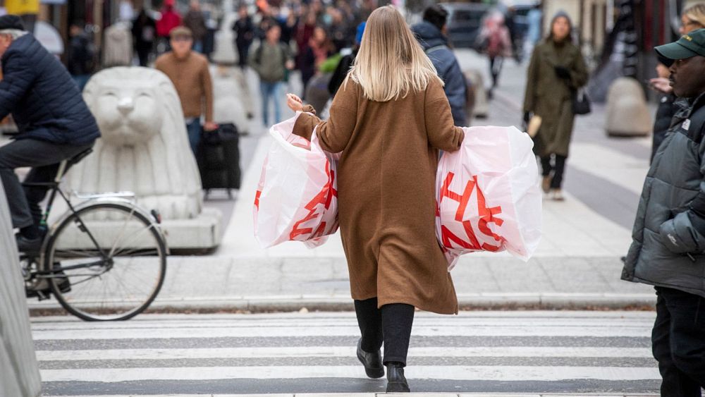 Le gouvernement suédois de droite déclare qu'il tournera le dos à la taxe sur les sacs en plastique