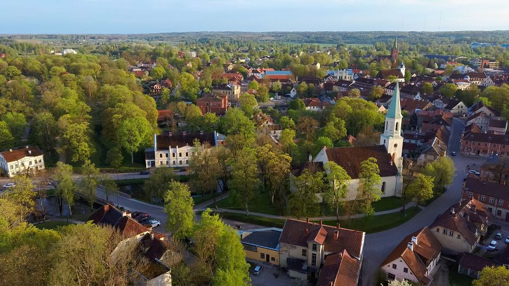 Kuldīga : voici pourquoi la nouvelle ville de Lettonie classée au patrimoine mondial de l'UNESCO devrait figurer sur votre radar de voyage