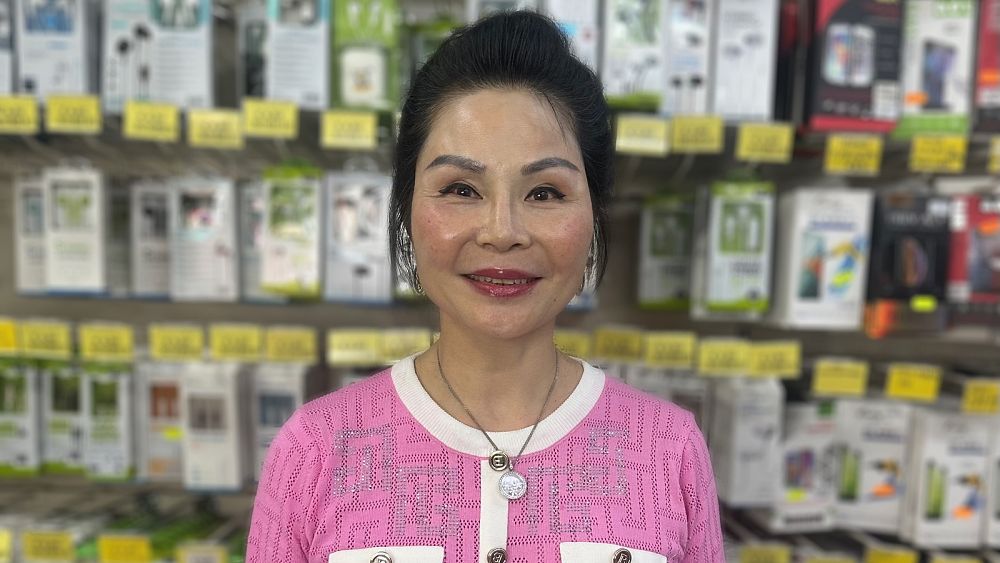 Une star des réseaux sociaux est née : rencontrez la propriétaire d'un magasin chinois Angela, la dernière sensation italienne