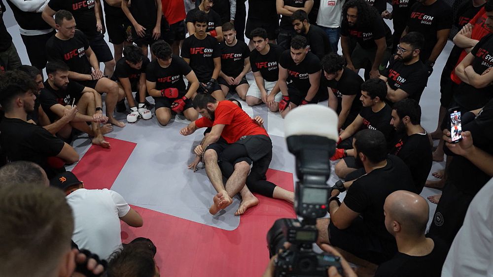 Saisis par le grappling : l’essor explosif des arts martiaux mixtes au Qatar