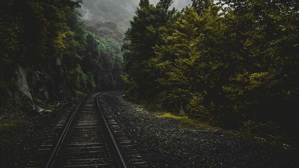 Meurtres, spectres et contrebandiers : voici 5 voyages en train effrayants en Europe