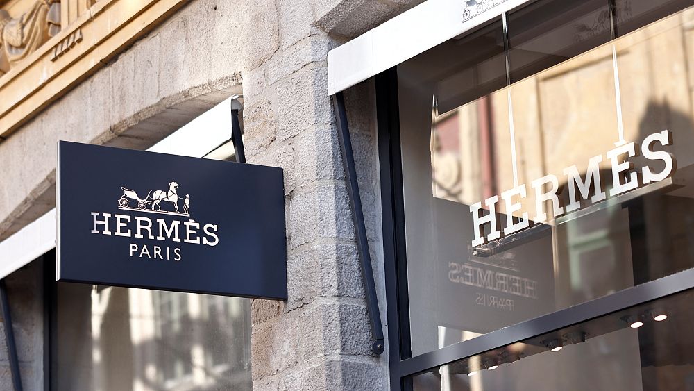 Hermès surpasse ses concurrents du luxe dans un contexte de ralentissement du secteur