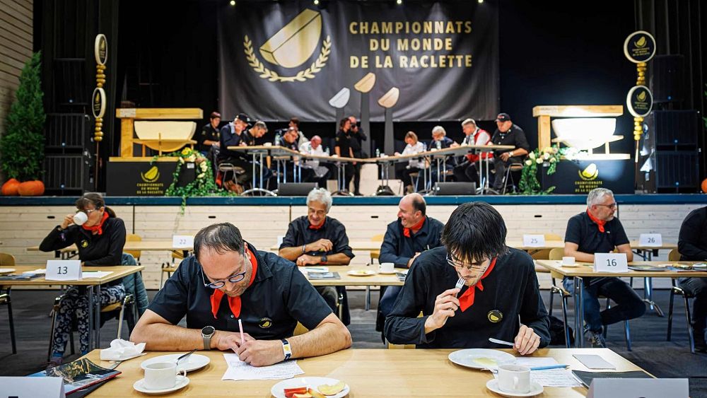 Un village suisse accueille les premiers Championnats du monde de raclette