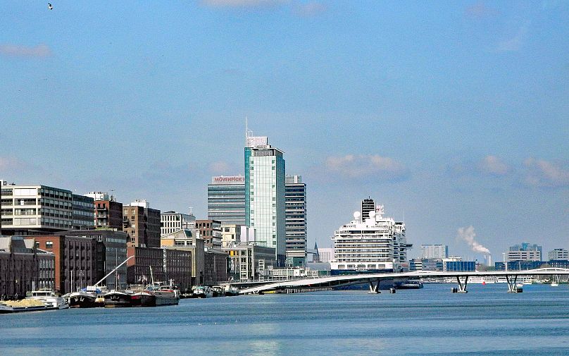 Amsterdam veut interdire les bateaux de croisière dans le centre-ville.