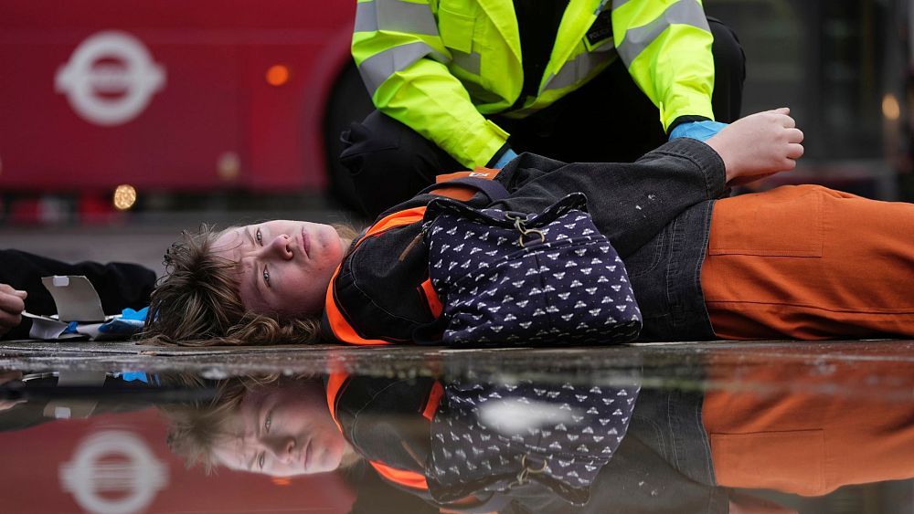 Des manifestants de Just Stop Oil arrêtés après 10 minutes en vertu des nouvelles lois anti-manifestations « répressives » du Royaume-Uni