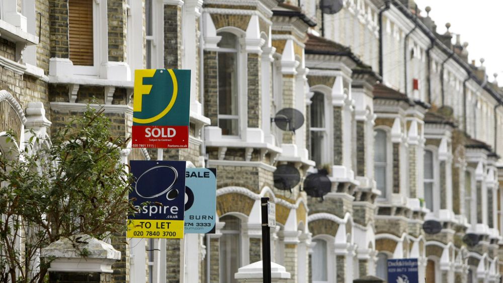 Affaiblissement du marché immobilier britannique : les approbations de prêts hypothécaires chutent à leur plus bas niveau en huit mois