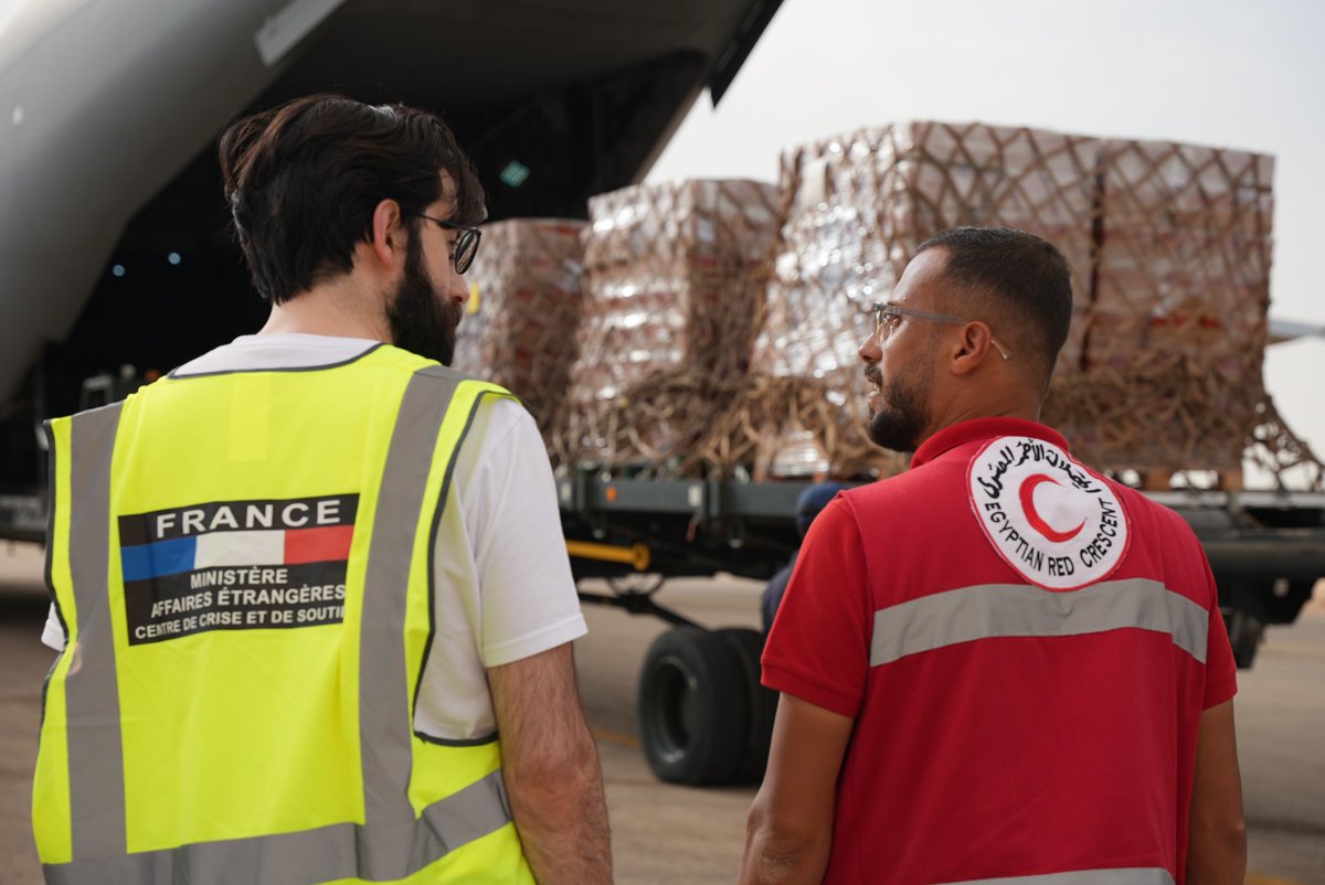 I reiterate my call for a humanitarian truce to protect the people of Gaza.

17 tonnes of humanitarian freight have arrived in Egypt from France. We are continuing our efforts by air and sea.

Together, in solidarity, alongside Egypt and the Red Crescent.