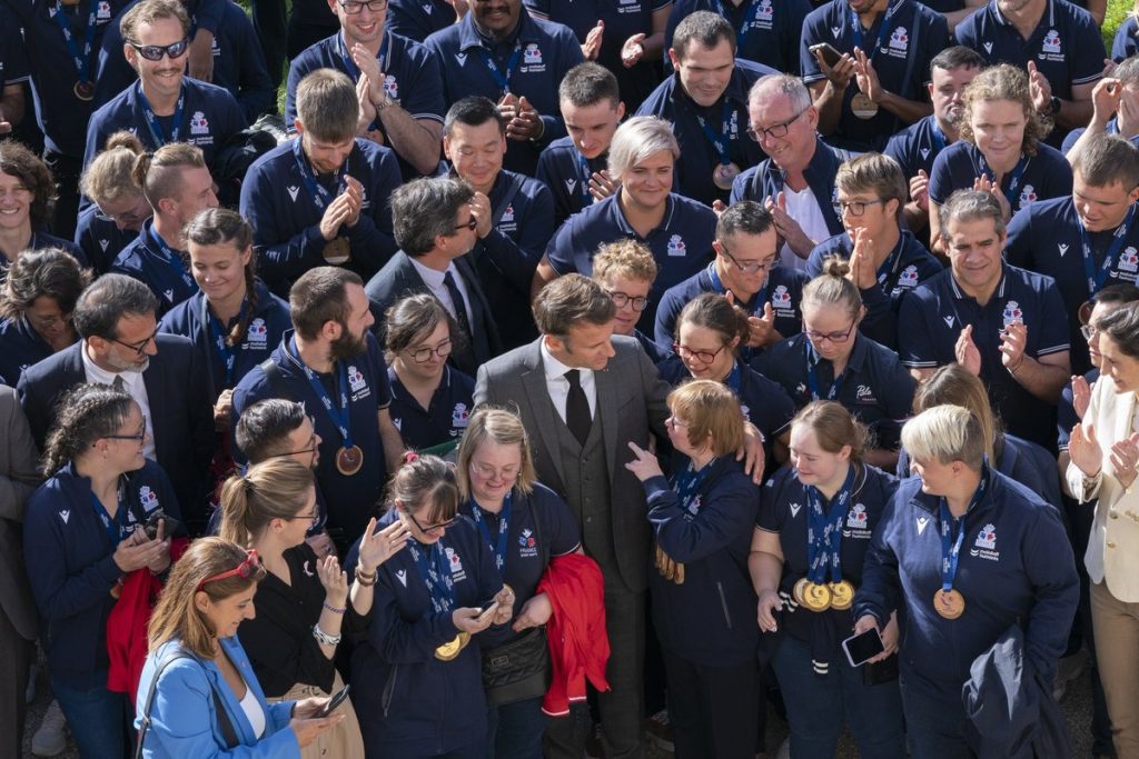 189 médailles aux Virtus Global Games, c’est un triomphe ! Une fierté de la Nation.
Par vos performances, vous changez les regards sur le handicap. Le chemin est encore long, mais il l'est un peu moins grâce à vous.
Vous êtes des exemples pour nous tous.