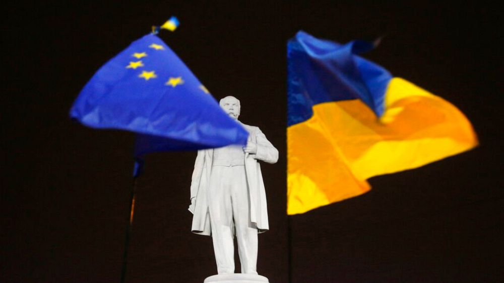 La majorité des Ukrainiens espèrent rejoindre l'UE et l'OTAN dans la prochaine décennie (sondage)