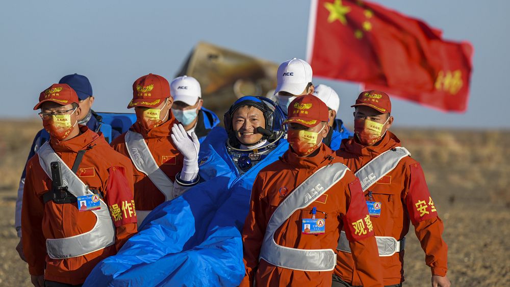 Les astronautes chinois reviennent sur Terre après six mois passés sur la station spatiale chinoise Tiangong