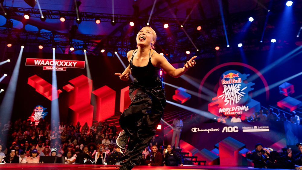 La Sud-Coréenne Waackxxxy couronnée reine du style de danse de rue lors de la finale mondiale