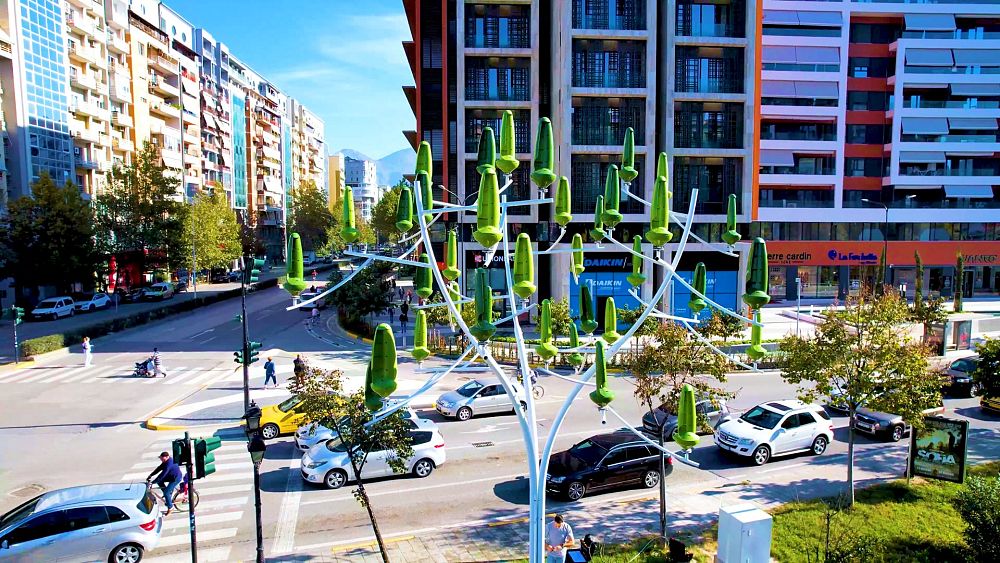 Les « arbres à vent » dotés de micro-turbines pourraient-ils être une solution à l'énergie verte dans les espaces urbains restreints ?