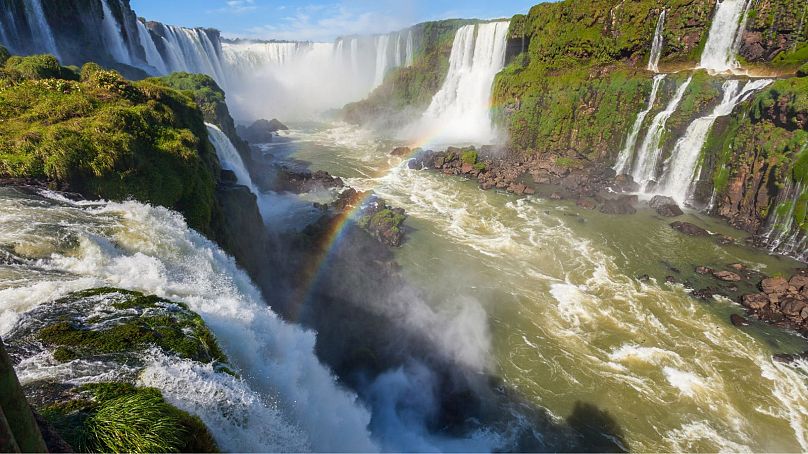 Les chutes d'Iguazú, à la frontière avec l'Argentine, sont considérées comme l'une des cascades les plus spectaculaires au monde.