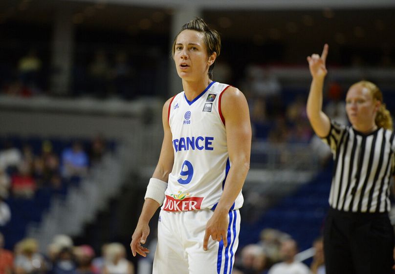 Céline Dumerc de la France lors de la seconde moitié d'un match de basket-ball féminin contre l'Australie, le vendredi 29 juillet 2016.