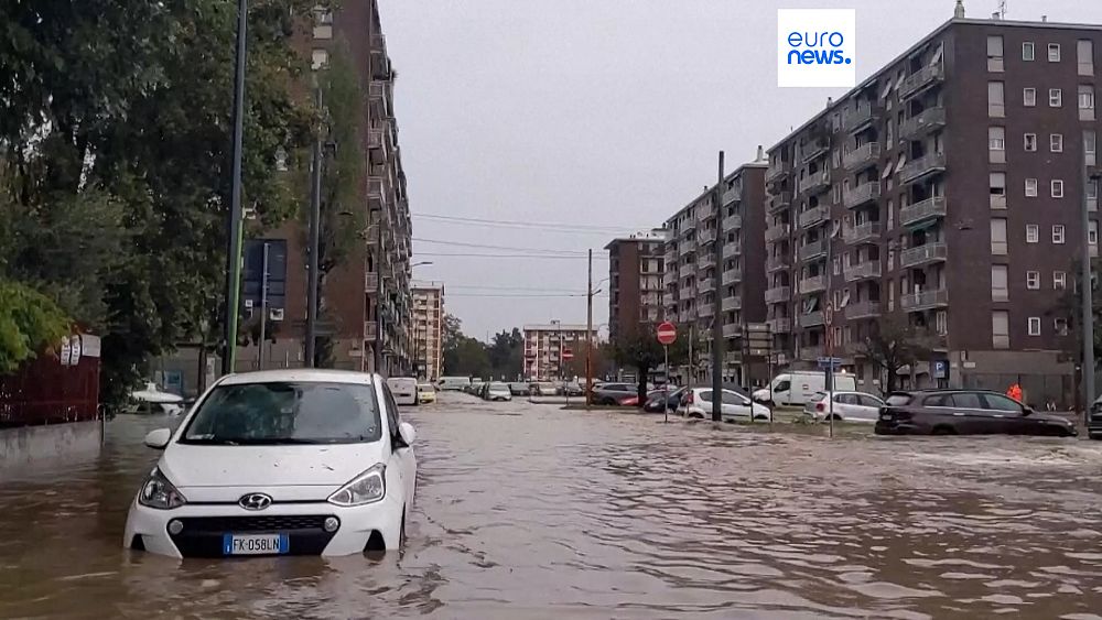 De fortes pluies inondent les rues de Milan