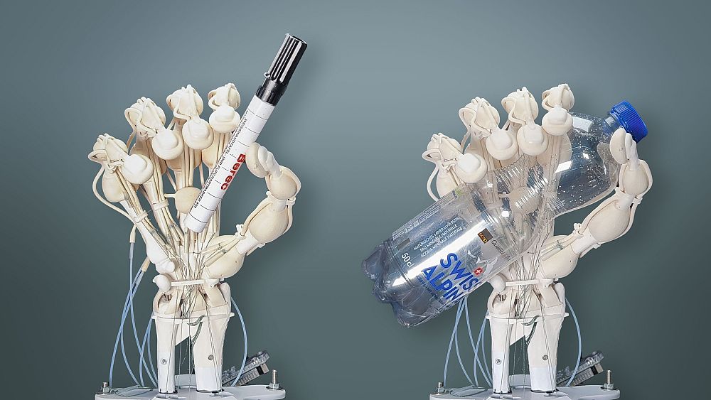 Des chercheurs ont réussi à imprimer en 3D une main de robot imitant les os, les ligaments et les tendons