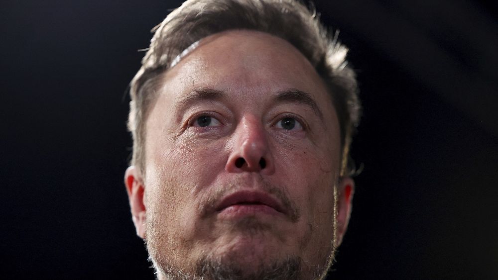 Elon Musk utilise un juron pour fustiger les annonceurs fuyant X pour discours de haine et antisémitisme