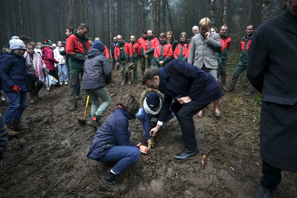 Que chaque collégien à partir de la sixième puisse planter un arbre : cette proposition je l’ai faite en septembre devant Hugo Décrypte.
À vos pelles, on commence aujourd’hui !