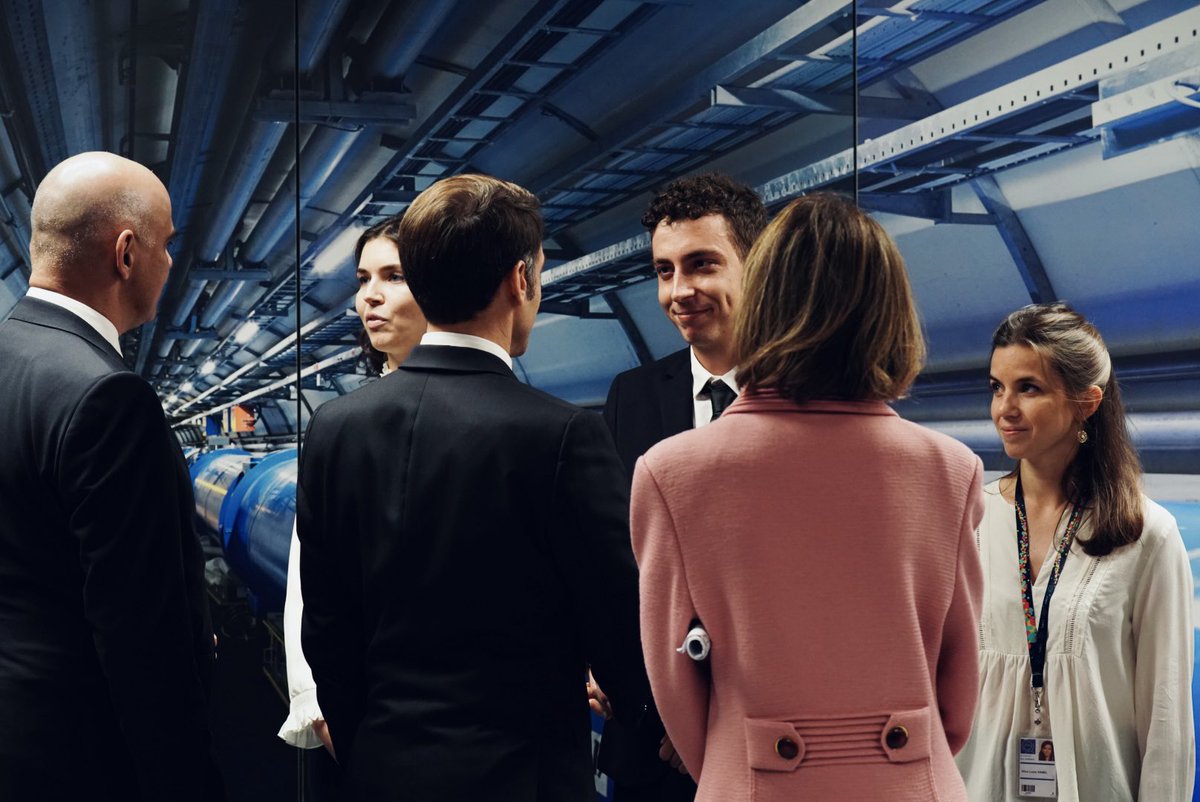 Au CERN, des générations de scientifiques cherchent à comprendre les particules et l’Univers. Ils ont mené des révolutions dans tant et tant de domaines comme la santé, l’aérospatial, ou encore l’industrie.
Membre fondateur, la France est fière d’y apporter son excellence.