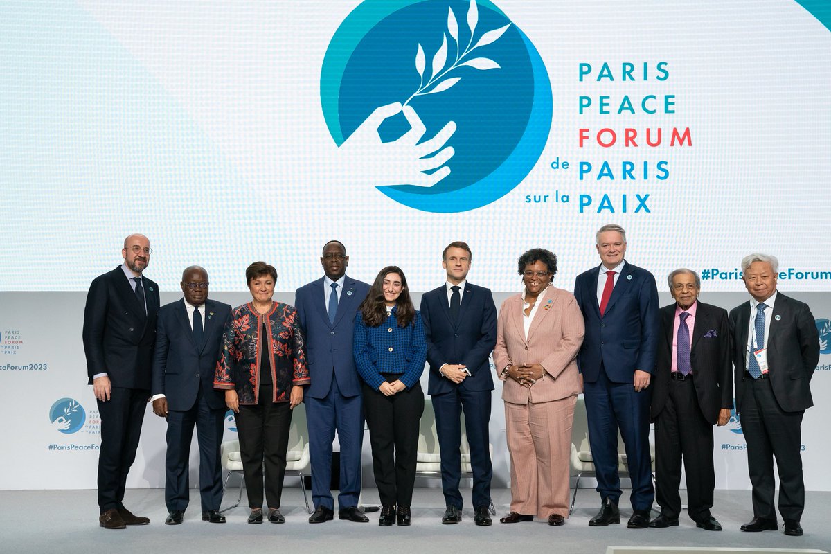En juin, nous avons lancé le Pacte de Paris pour les Peuples et la Planète.

Un objectif : qu’aucun pays n’ait à choisir entre la lutte contre la pauvreté et la protection de la planète.

Après ce Forum de Paris sur la Paix qui nous a permis d’avancer, rendez-vous à la COP 28.