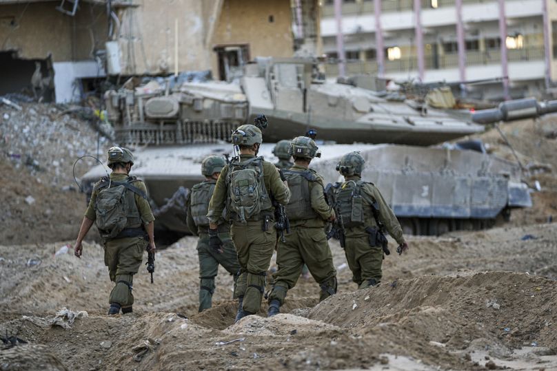 Des soldats israéliens sont vus lors d'une opération terrestre dans la bande de Gaza, le mercredi 8 novembre 2023.