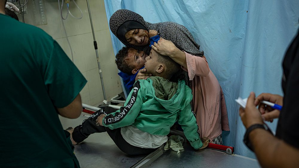 Guerre Israël-Hamas : l'hôpital Shifa de Gaza commence son évacuation alors que le nombre de morts augmente