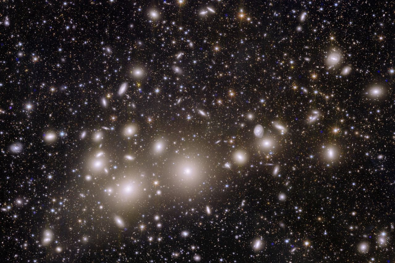 Plus de 100 000 galaxies lointaines de l'amas de Persée ont été captées par l'imagerie infrarouge d'Euclide.