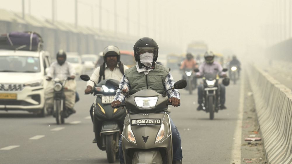 La capitale indienne souffre "apocalypse aérienne" alors que le smog descend sur New Delhi