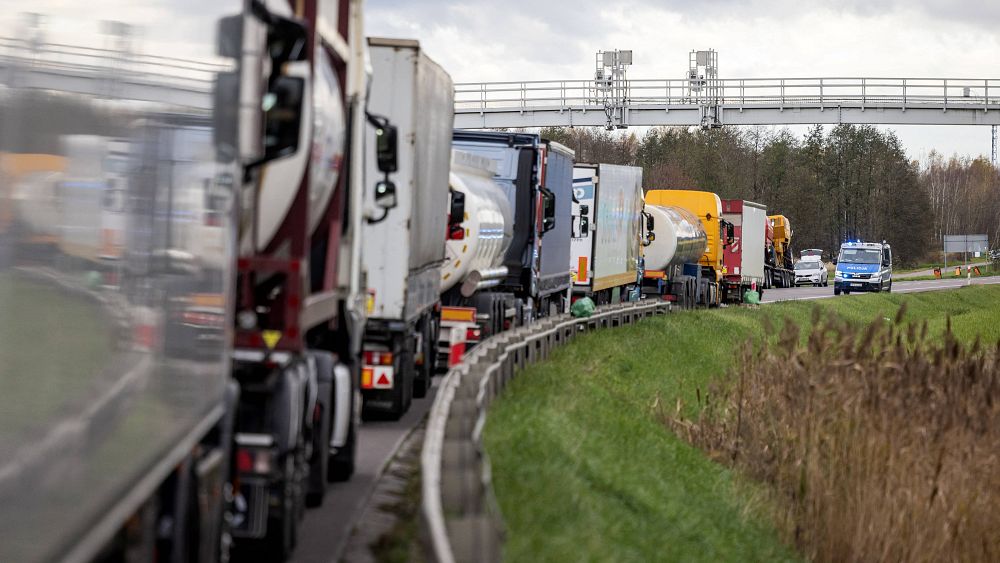 Le blocus des camionneurs polonais se poursuit le long de la frontière avec l'Ukraine