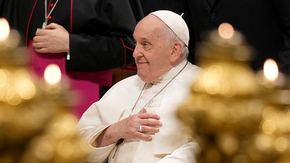 Le pape François autorise l'Église catholique à baptiser les personnes trans