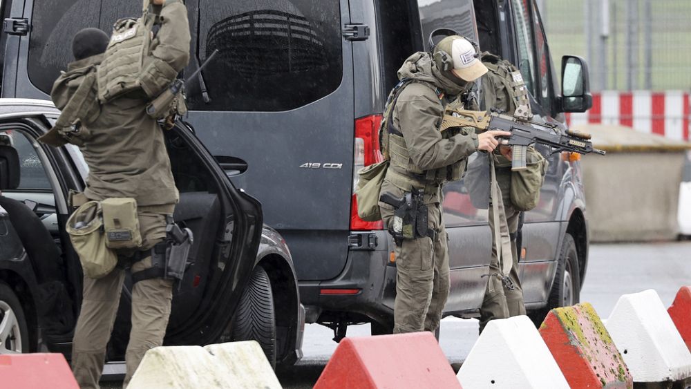 Le suspect de la prise d'otage à l'aéroport de Hambourg n'avait pas de permis d'armes
