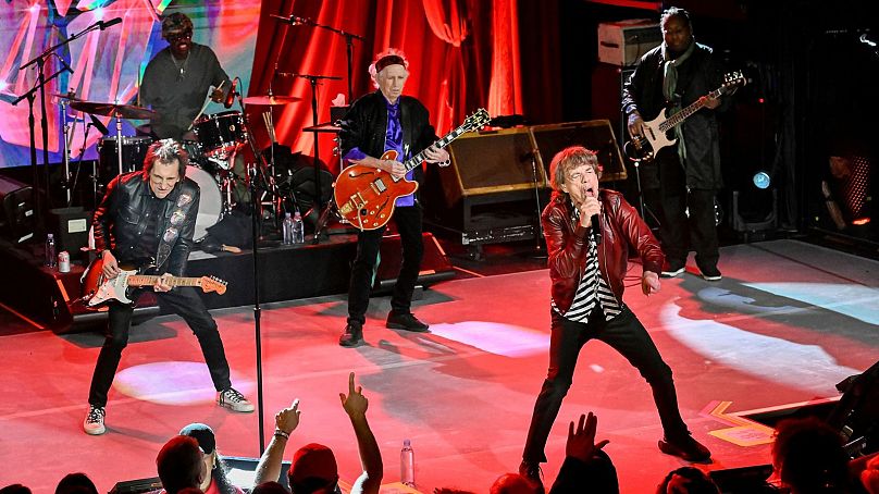 Les Rolling Stones se produisent lors d'une célébration pour la sortie de leur nouvel album