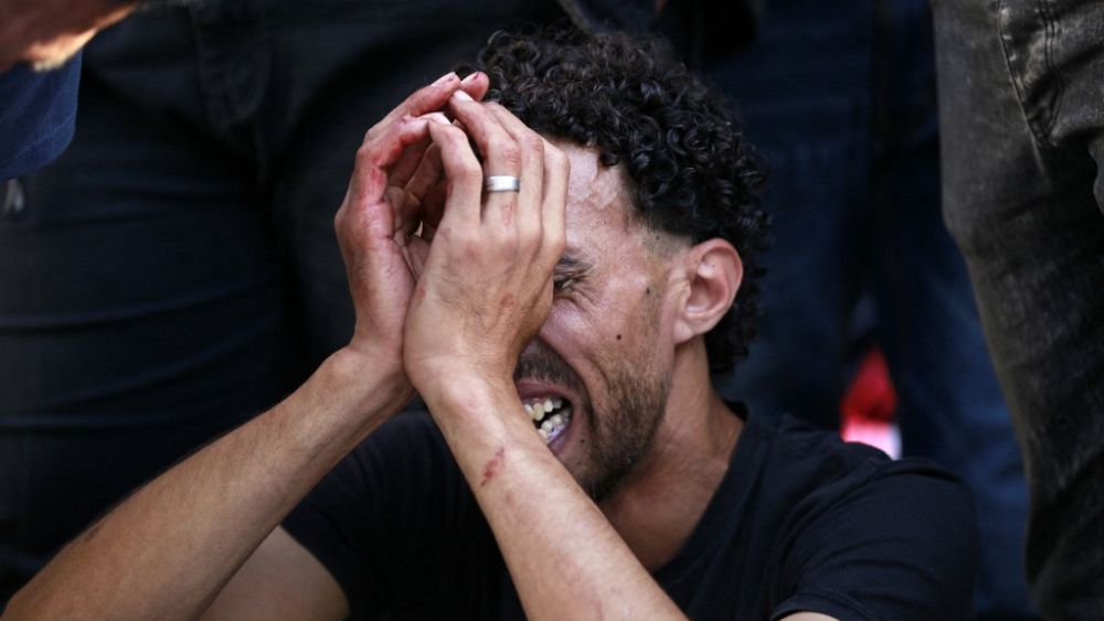 Les forces israéliennes « détruisent » des parties du principal hôpital de Gaza