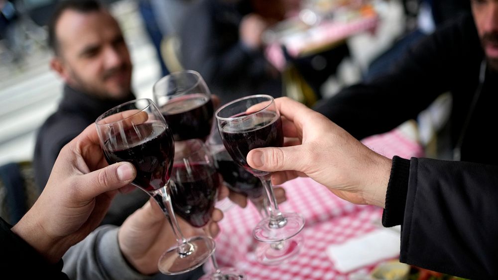 Les scientifiques savent désormais pourquoi certains d’entre nous souffrent de maux de tête après avoir bu du vin rouge